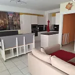 Appartement Gelijkvloers In Hartje Oostende